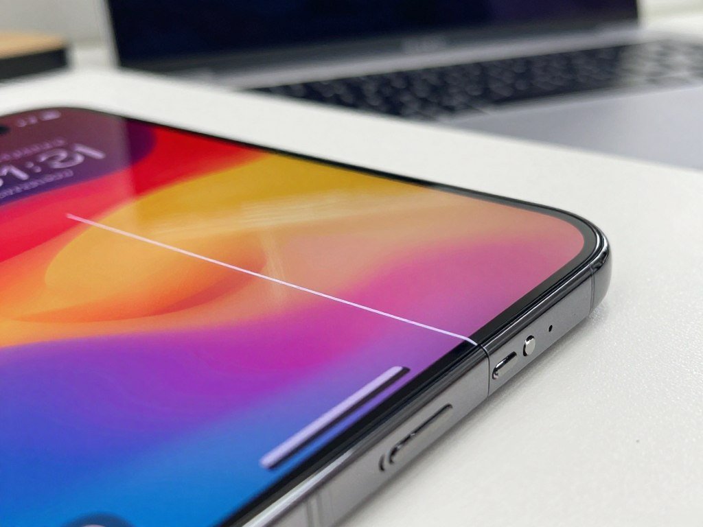 Bright line reported along the fold of an iPhone Duo screen Bright line reported along the fold of an iPhone Duo screen